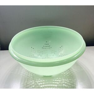 Vintage Tupperware Jadeite Green Colander Strainer Bowl #339 Star Pattern 10"